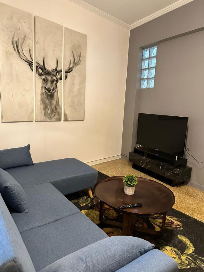 Cozy Apartment At Gazi Square Atena Exterior foto